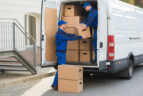 Peakhurst residential moving services with careful packing